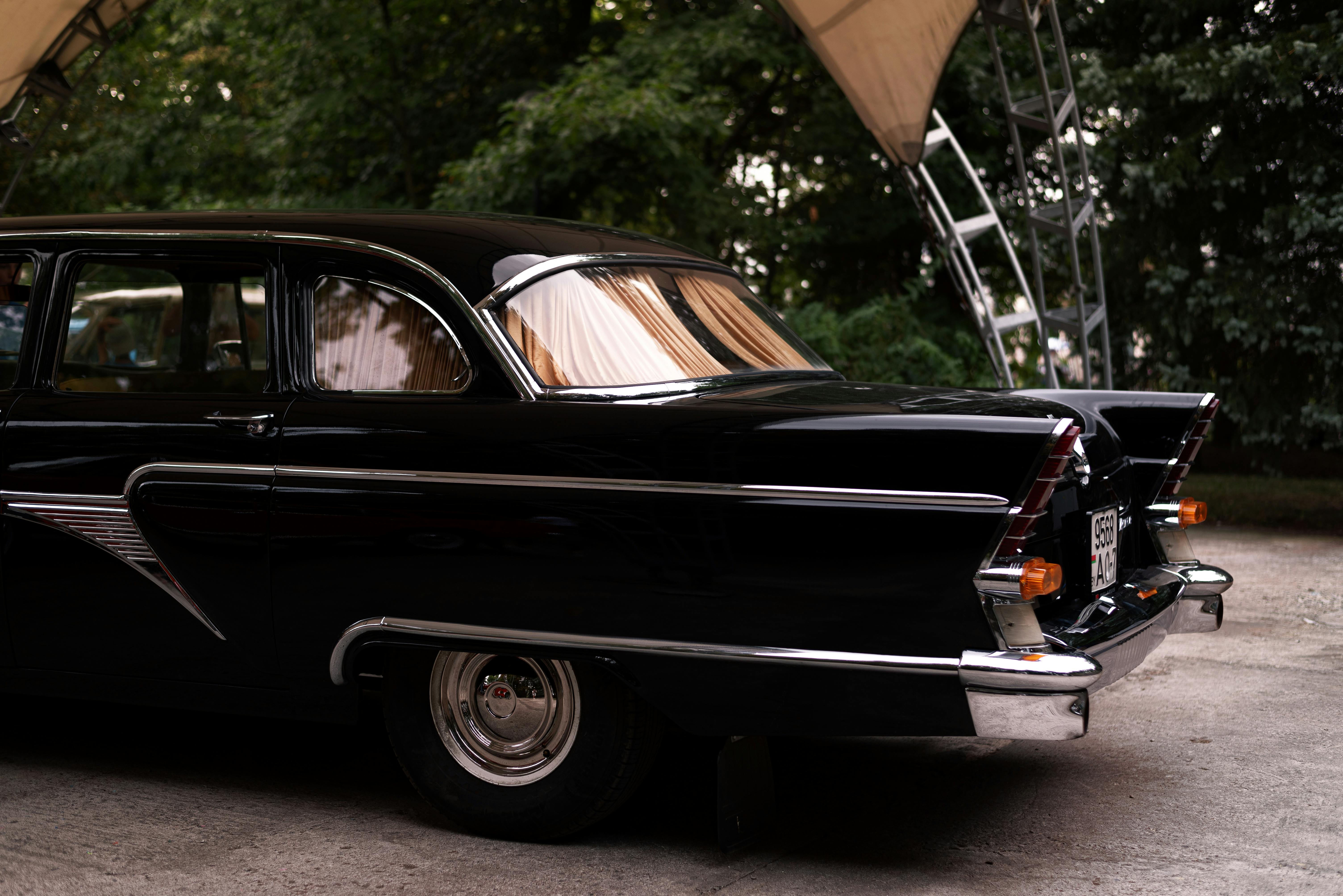 Stylish Limo in Miami for Weddings & Special Events | VIP Miami Limo Service
